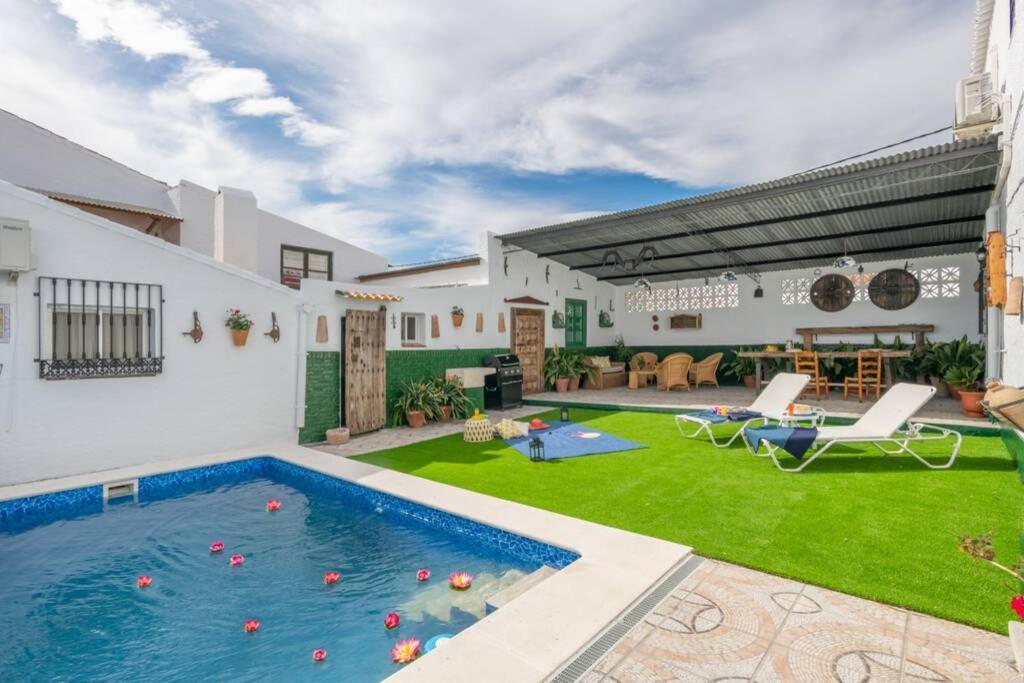 Villa Zalea Real -Super Ideal Grupos, Piscina ! Писара Екстериор снимка